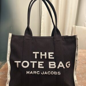 Marc Jacobs Black Canvas Tote Functional and Fashionable